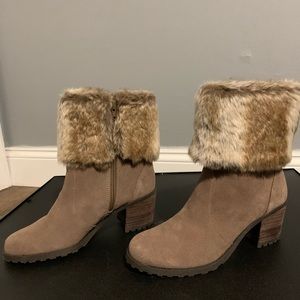 AEROSOLES FAUX FUR CUFF SUEDE WINTER ANKLE BOOTS